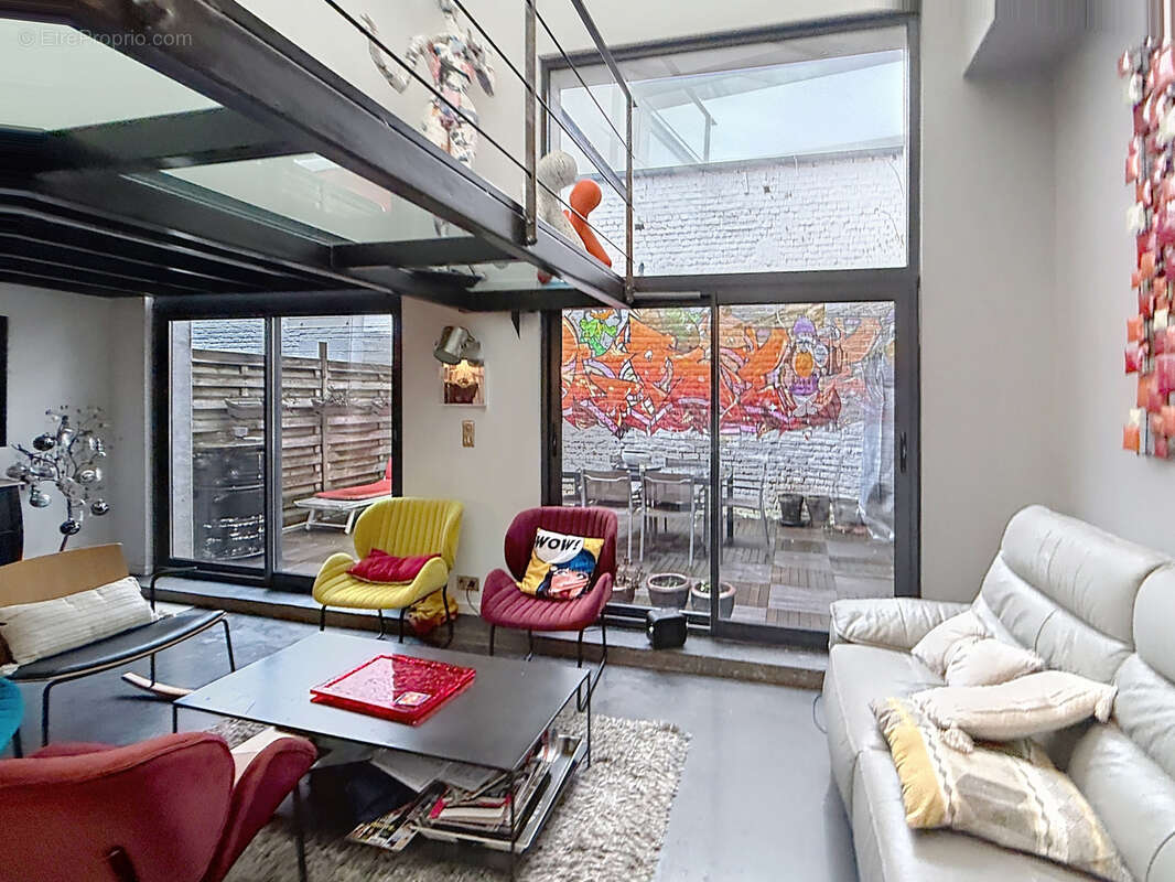 TOURCOING Flocon, proche Mouvaux, dans une petite copropriété de 9 lots, Ce loft de 192m2 a pris pla - photo 3
