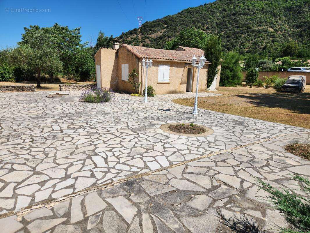 Maison à MALIJAI