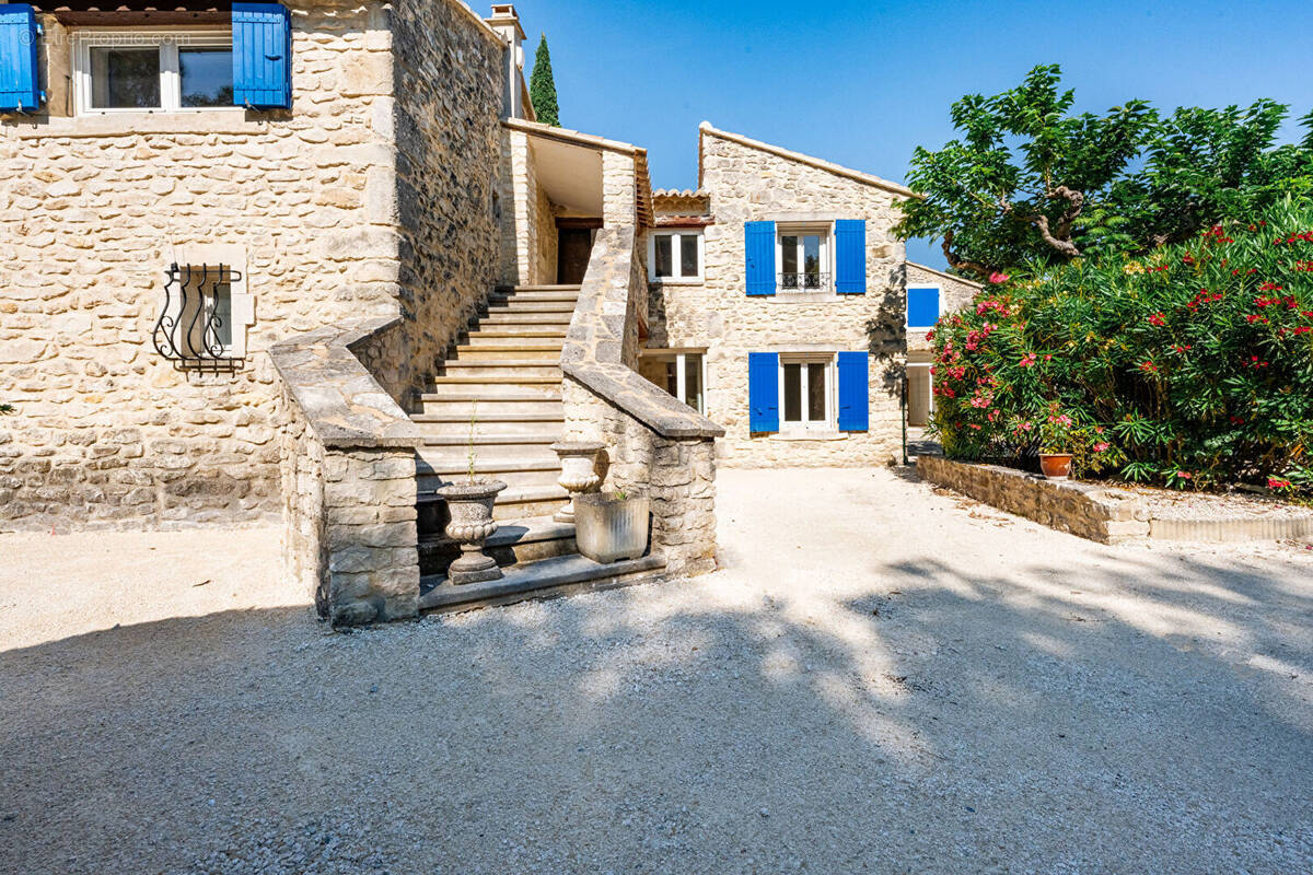 Appartement à BOLLENE