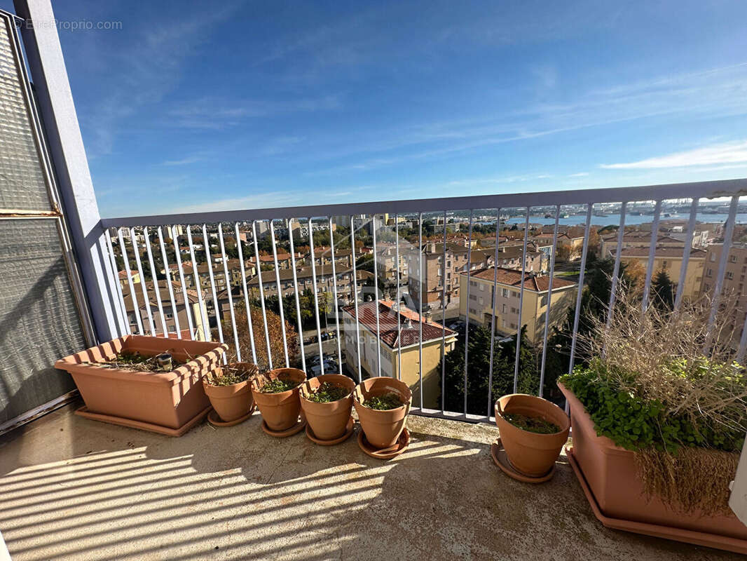 Appartement à PORT-DE-BOUC