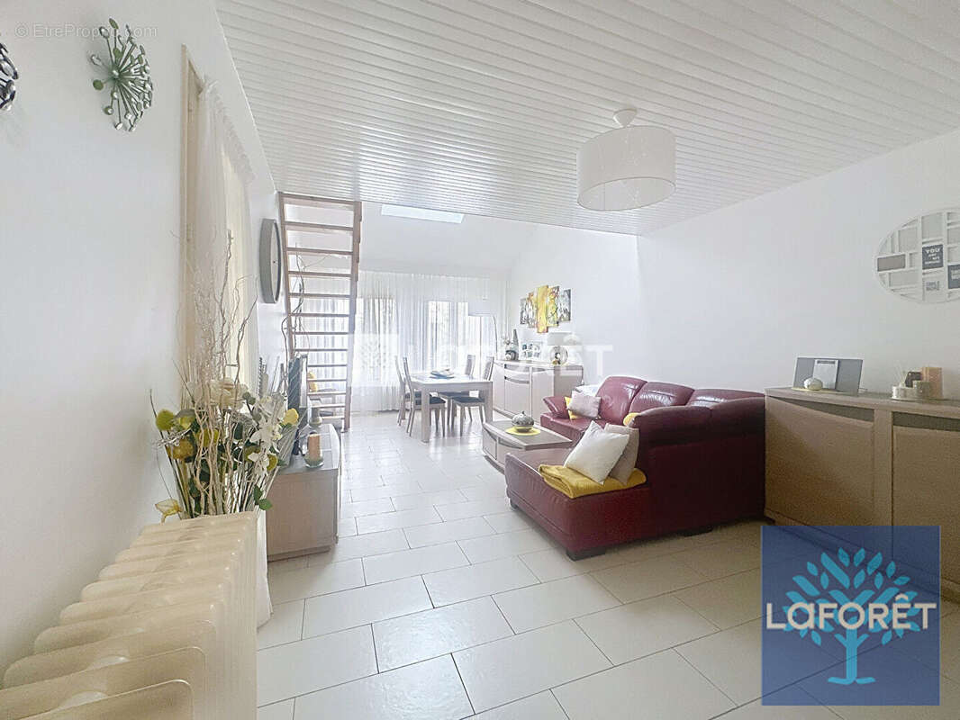 Maison à VIGNEUX-SUR-SEINE