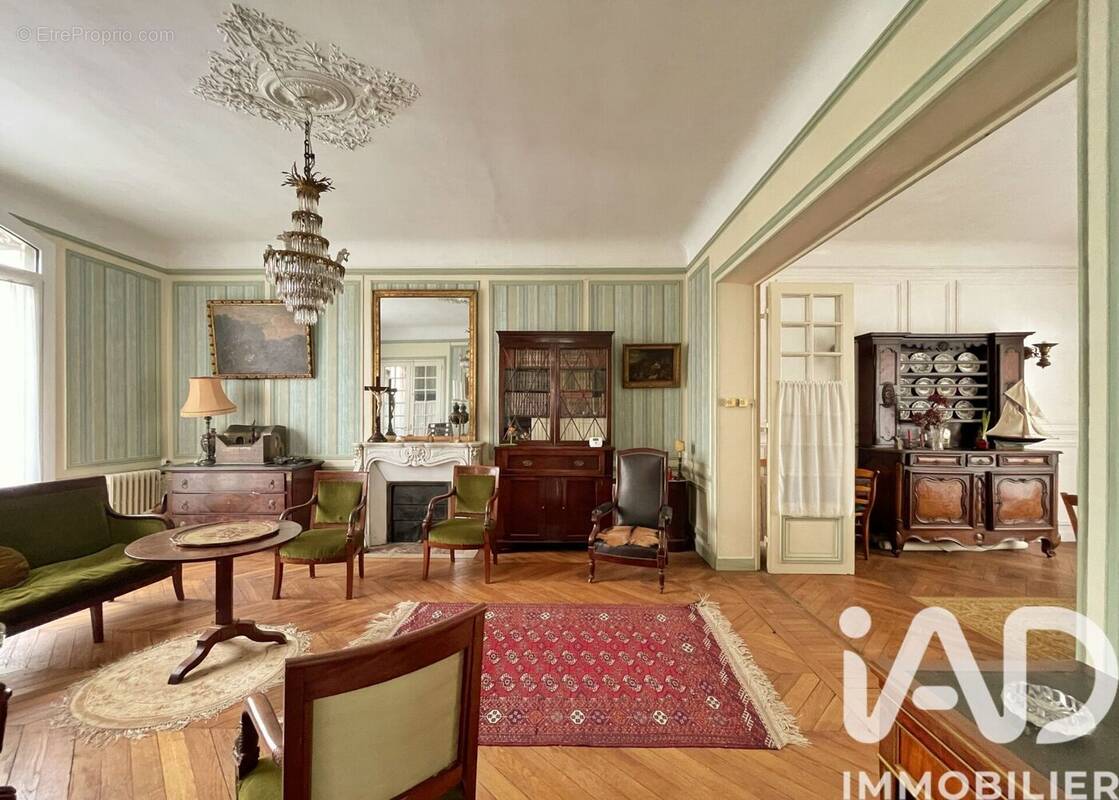 Photo 1 - Maison à COMPIEGNE