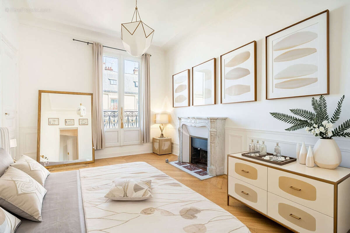 Appartement à PARIS-8E