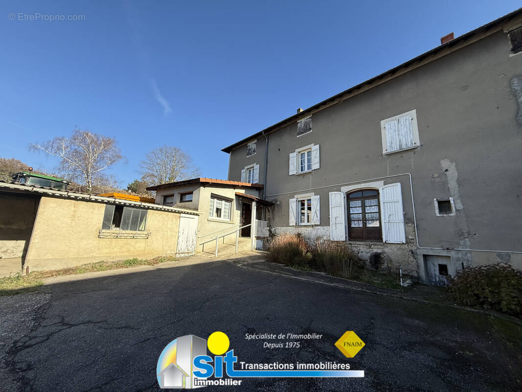 Maison à LES COTES-D'AREY