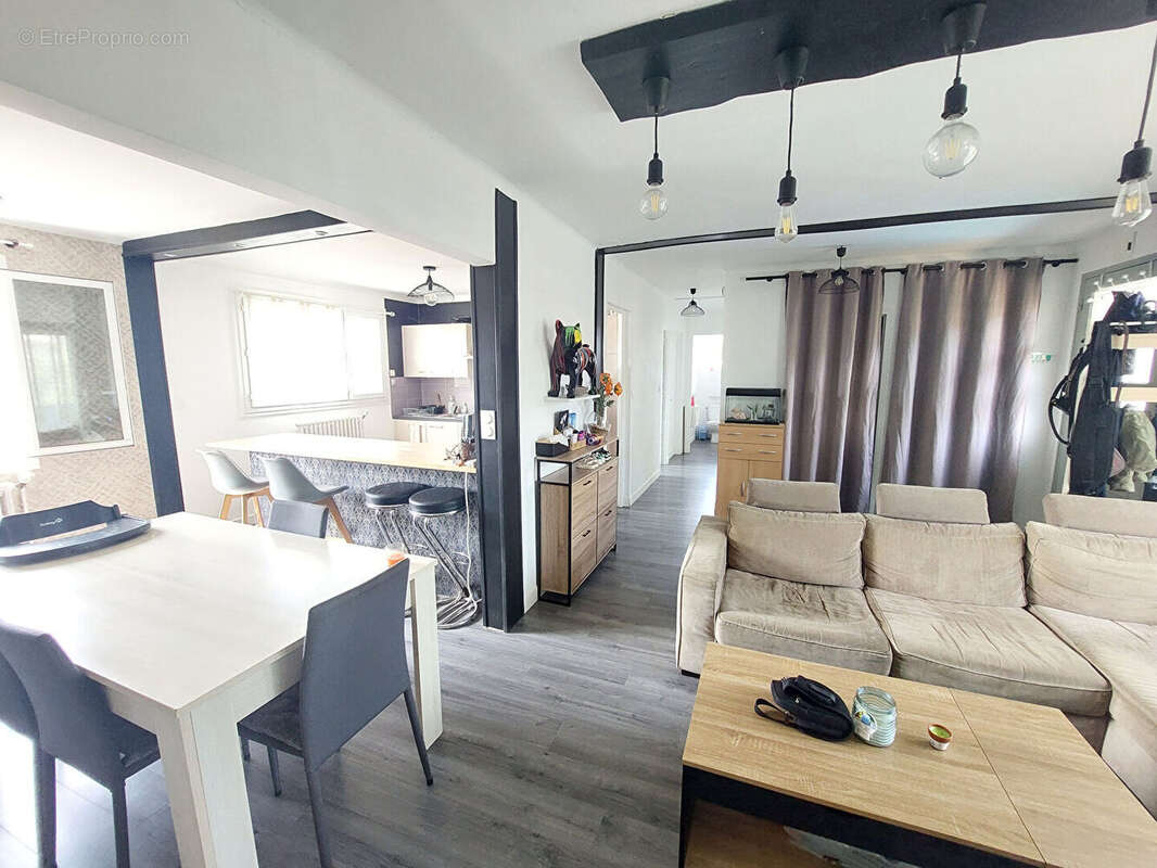 Maison sur sous-sol LA BAUSSAINE bourg - photo 4