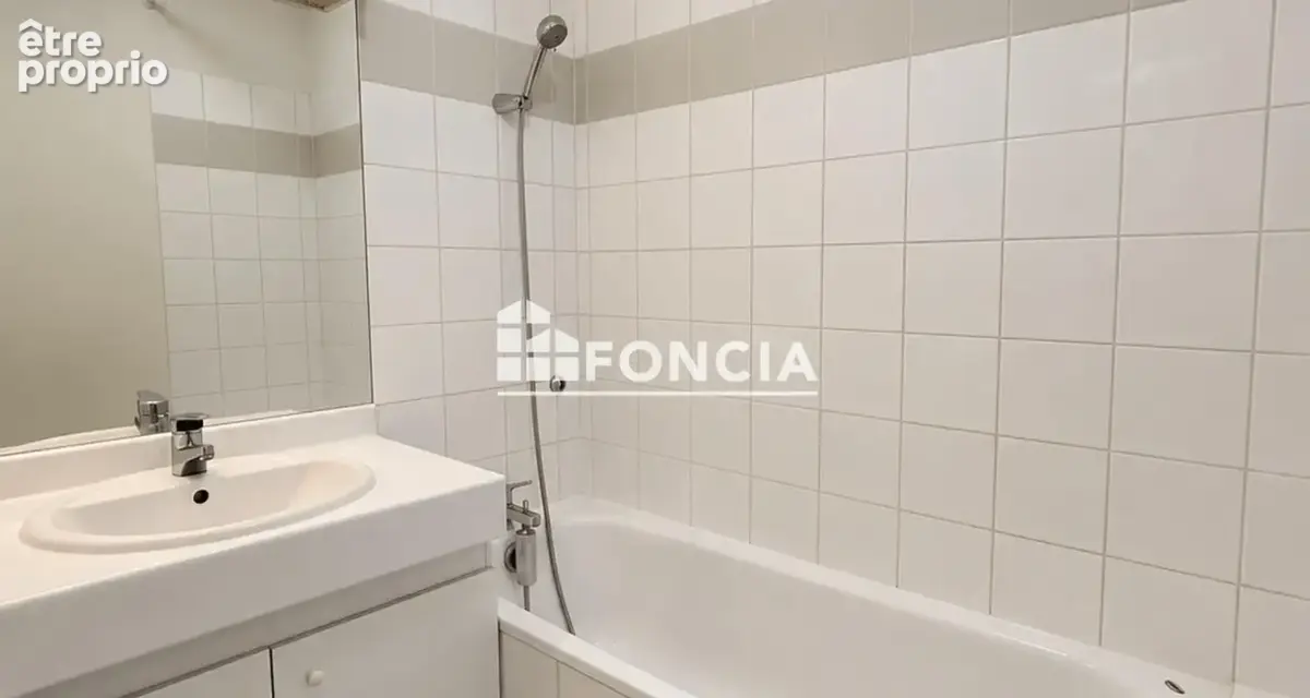 T3 / 2 chambres / Balcon / Garage - photo 7