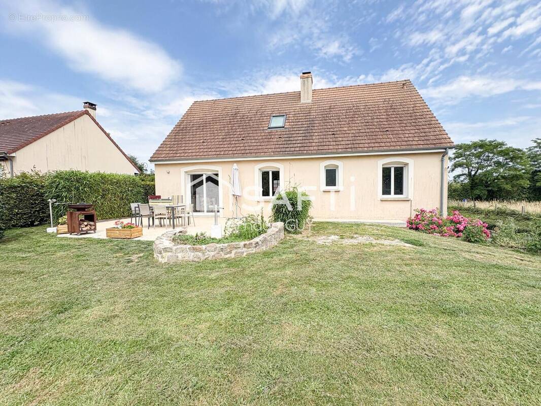 Photo 1 - Maison à AILLIERES-BEAUVOIR