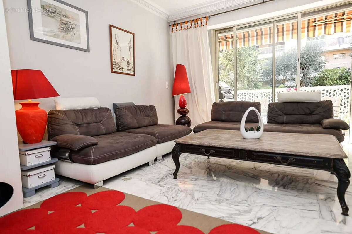 Appartement Nice  secteur Chemin de Gairaut 2 pièces 82.80 m2 - photo 2