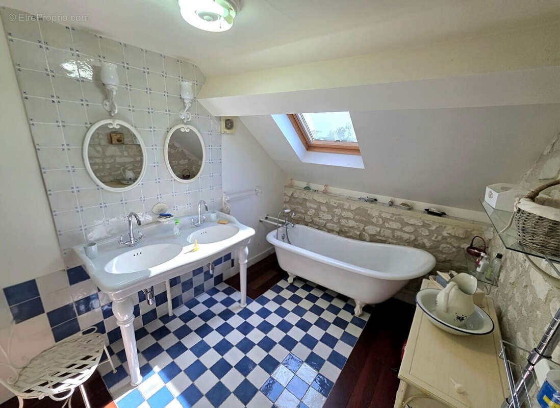 Maison à POUZAY