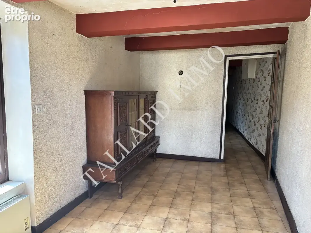 Exclusivité Tallard, maison de village à rénover, terrasse, garage et cave. - photo 8