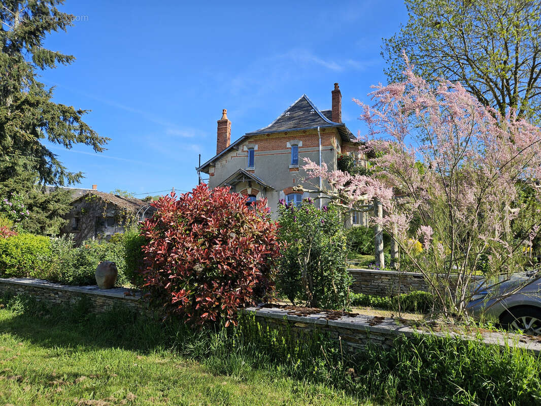 Saint-Priest-la-Marche   Charmante maison avec 3482 m2 de terrain dans un hameau calme - photo 23