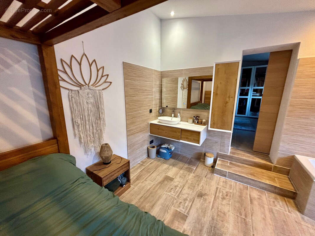 Maison à SUZE-LA-ROUSSE