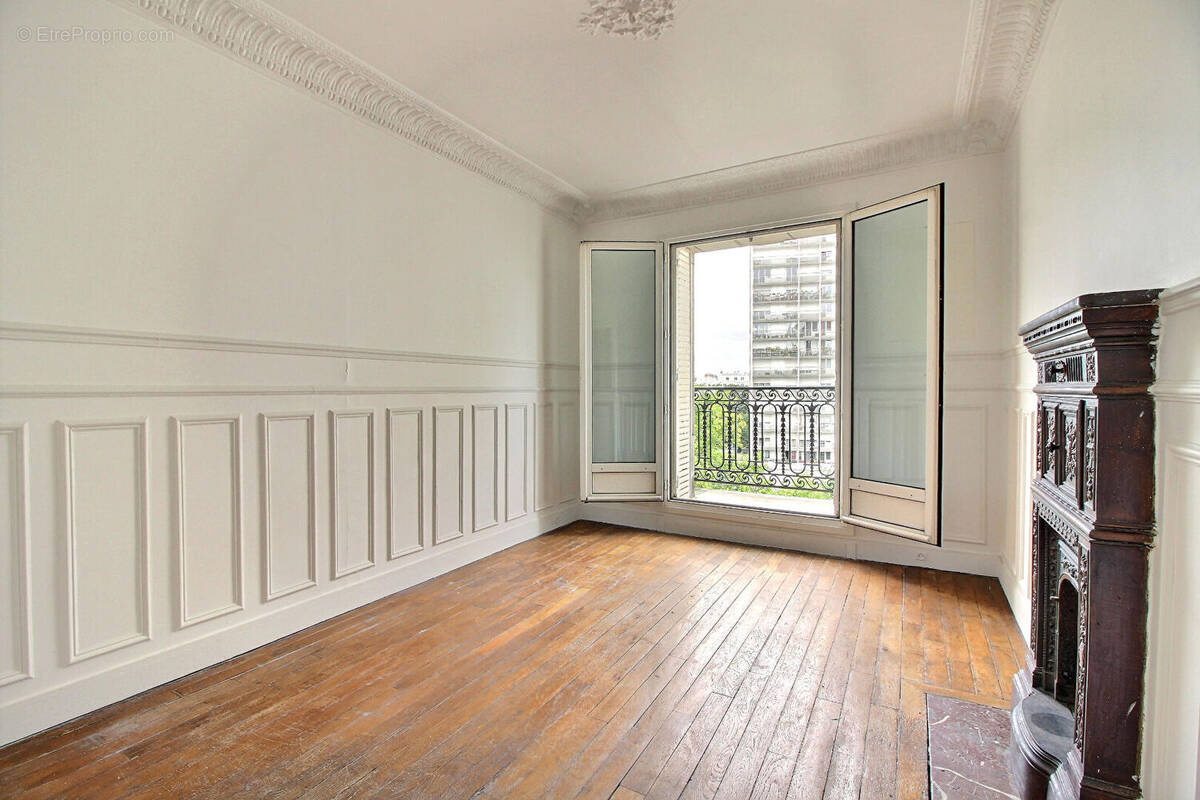 Appartement à PARIS-14E