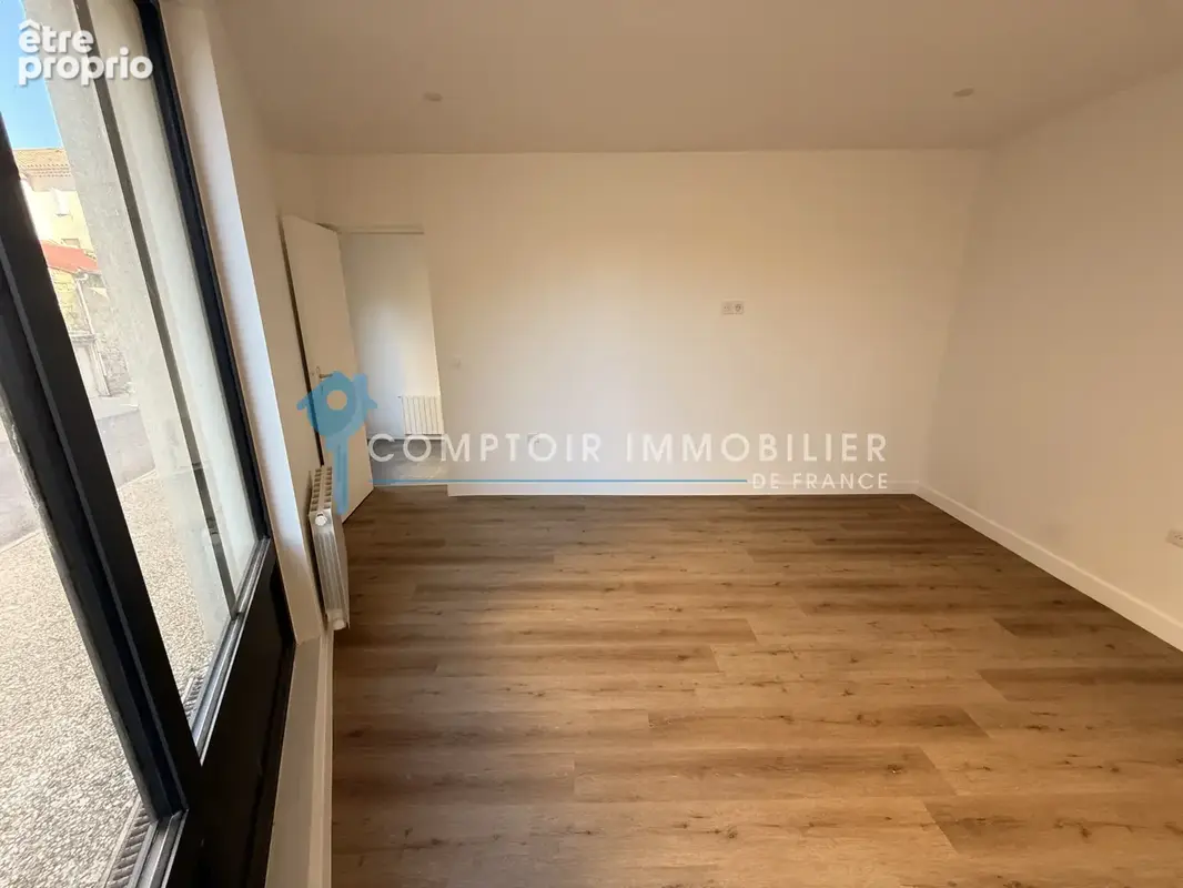 07 - vals les bains - appartement t2 dans immeuble renove - photo 7