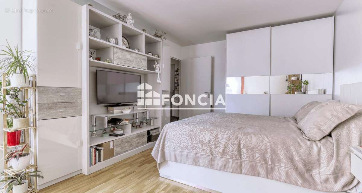 Appartement à ISSY-LES-MOULINEAUX