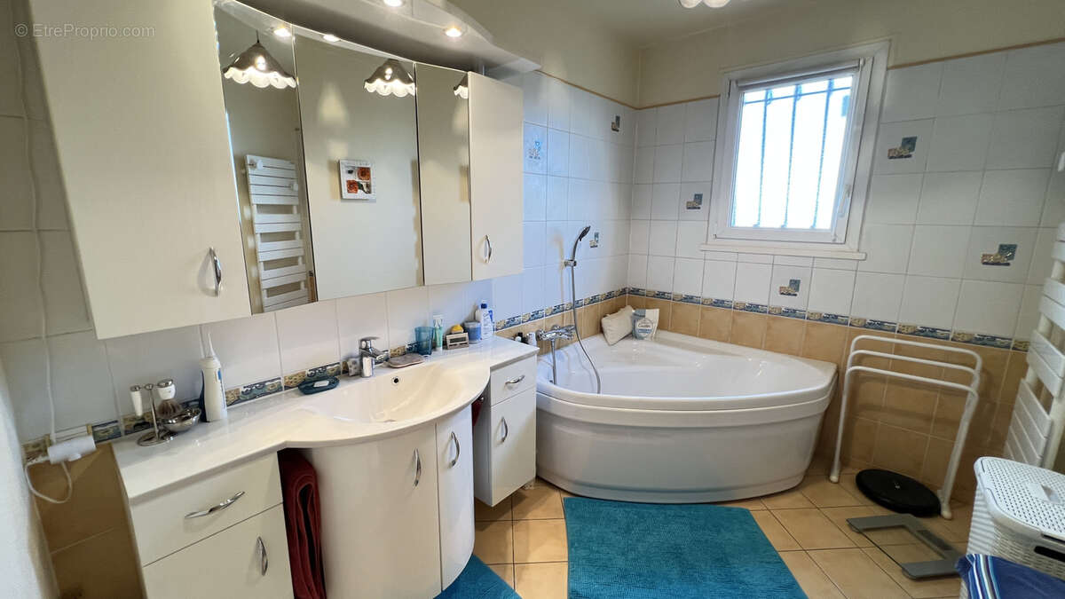 Maison à VIRY-CHATILLON