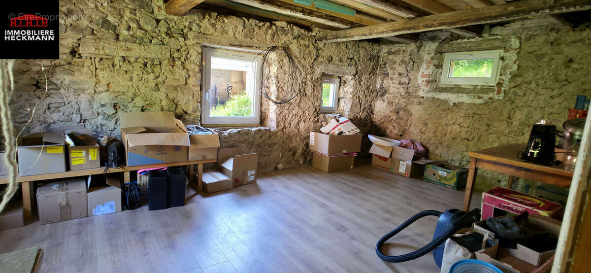 Maison 5 pièces 75m2 sur un terrain de 11.66 ares. - photo 9