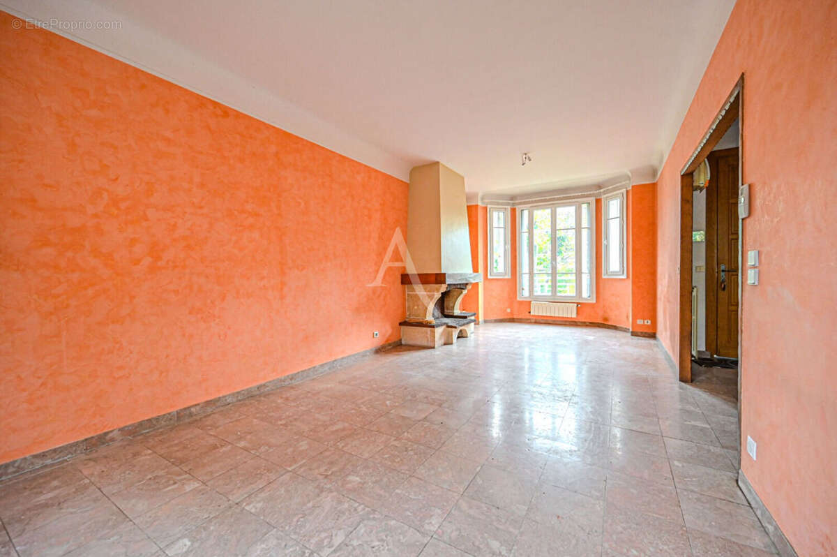 Maison à LE PERREUX-SUR-MARNE