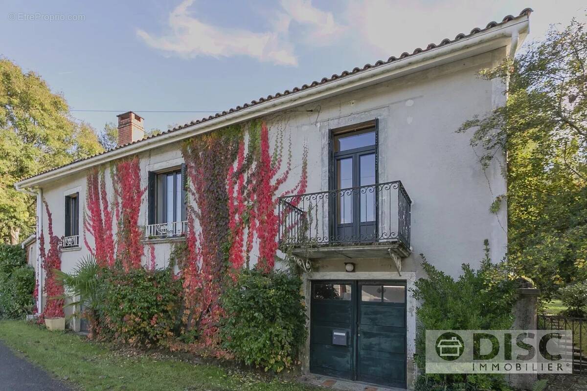 Maison à SAINT-MARTIN-LAGUEPIE