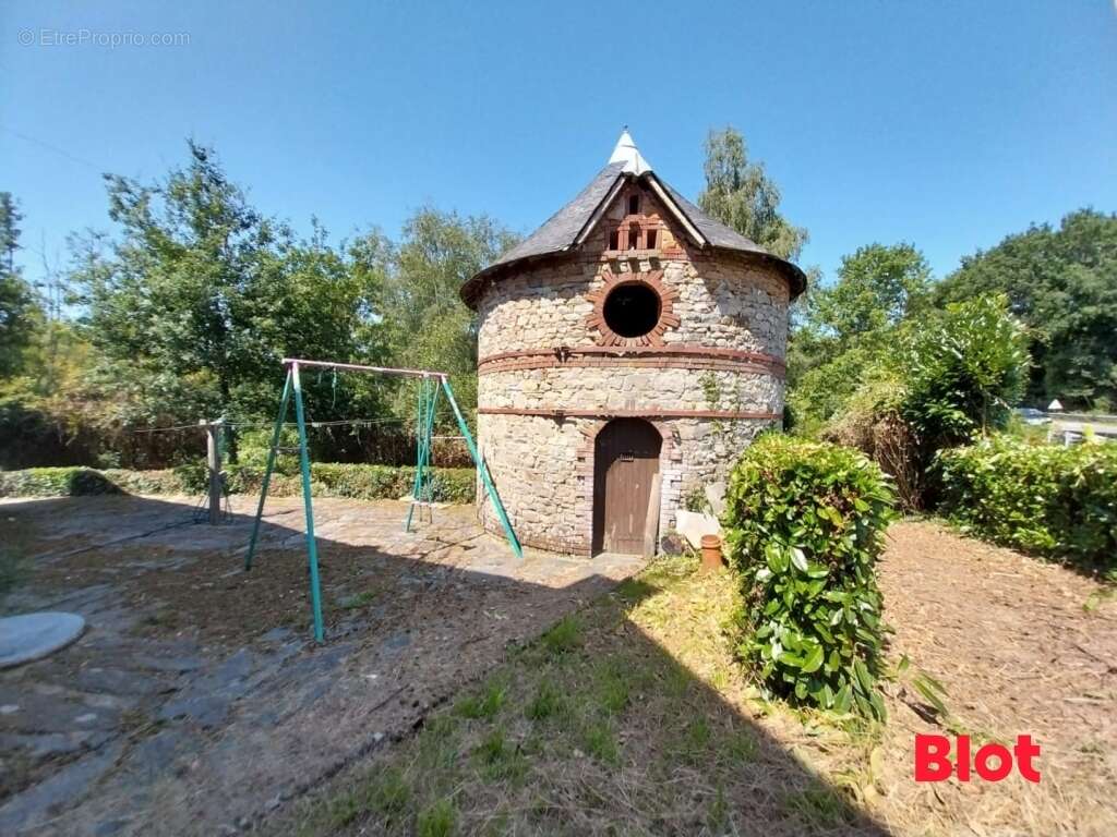 Maison à ERCE-EN-LAMEE