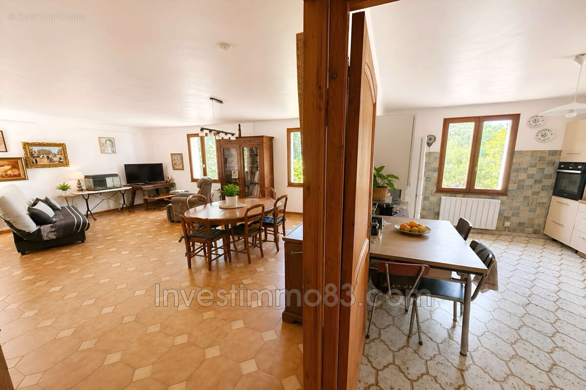 Maison 135 m² à Trets  - photo 6