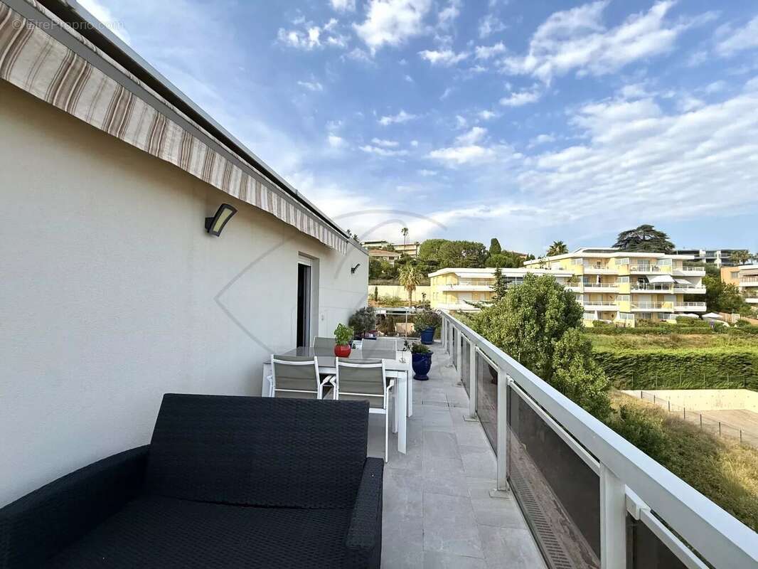Alpes-maritimes - nice (06) - corniche fleurie : vente spacieux appartement 3p en dernier etage avec terrasse, vue panoramique e - photo 18
