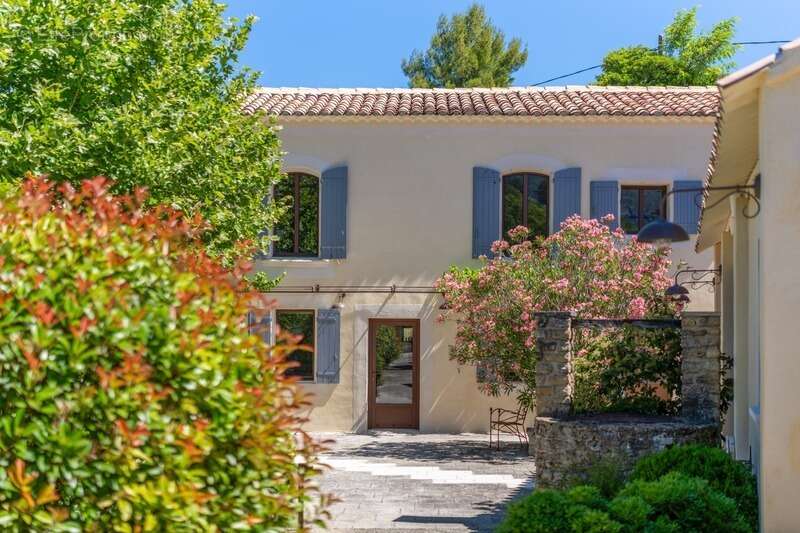 Maison à OPPEDE