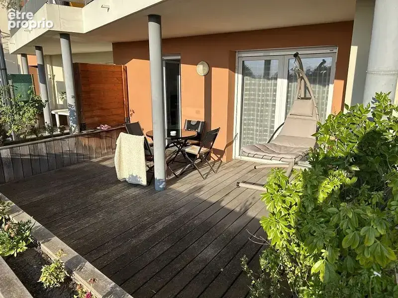 Appartement à CHAZELLES-SUR-LYON