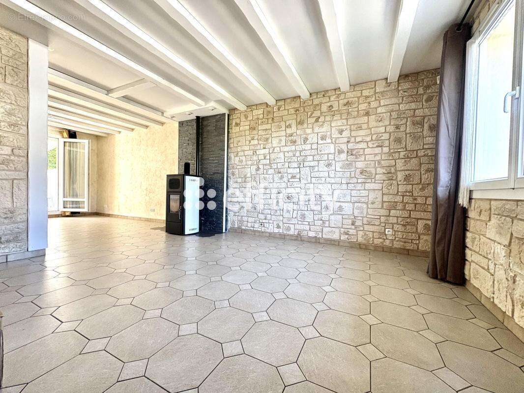 Maison 100 m² à Saint-Martin-Du-Tertre  - photo 5