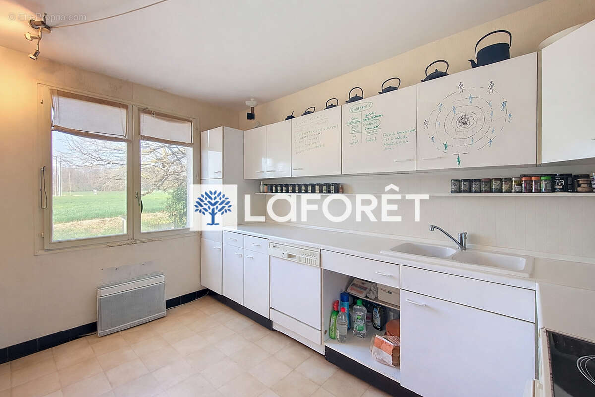 Maison à JOUY-LE-CHATEL