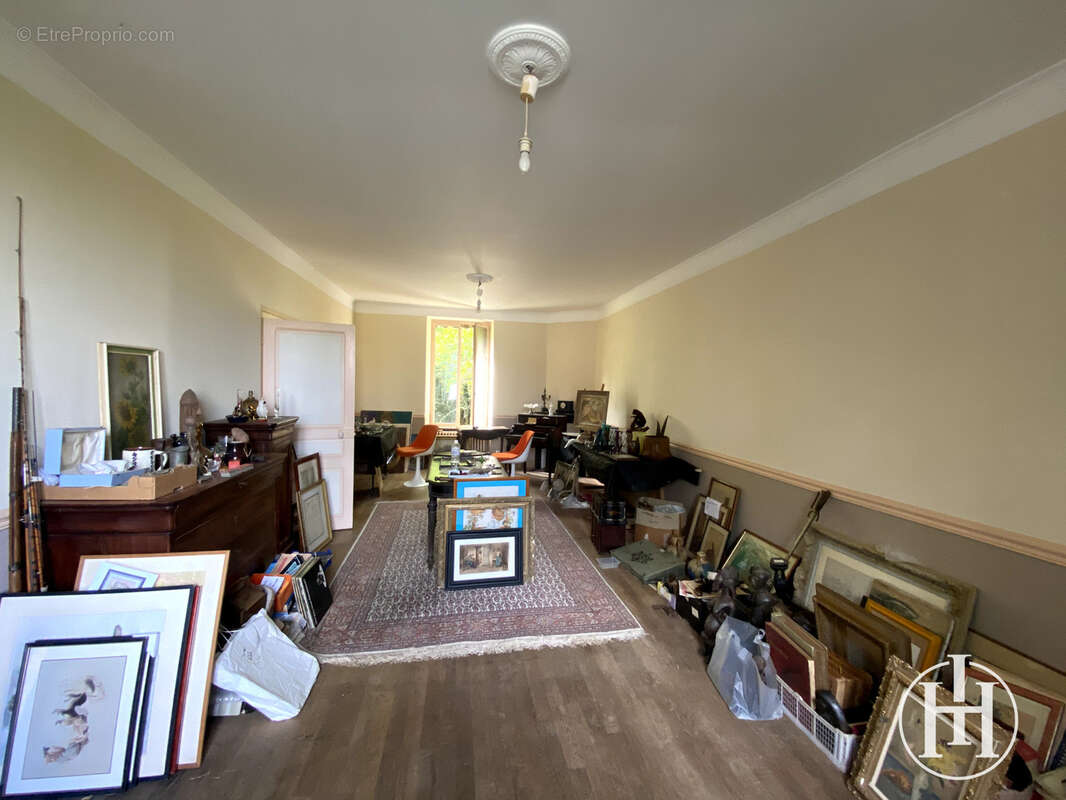 Maison à BRUERE-ALLICHAMPS