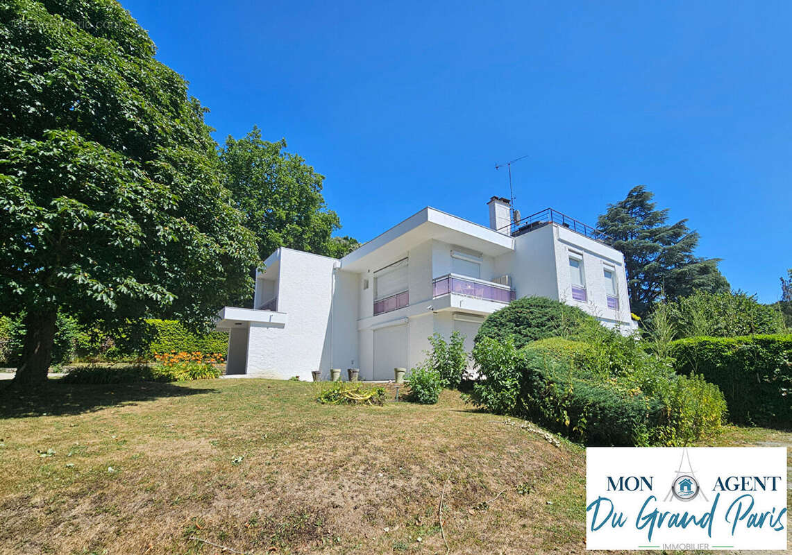 Appartement à BIEVRES