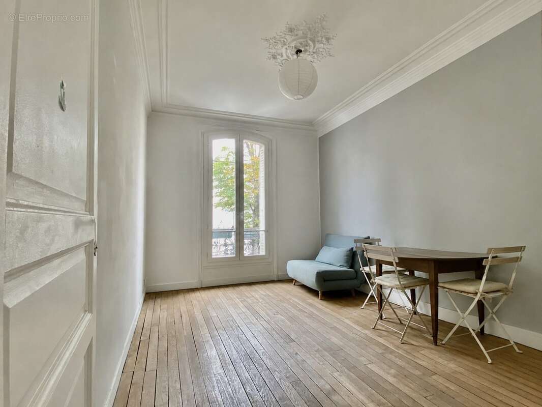 NANTERRE (92) Centre-Ville à vendre Appartement 2 pièces de 42,25 m² - Proche RER - photo 2