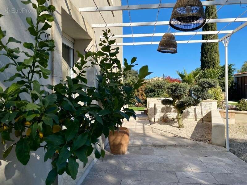 Maison à SAINT-QUENTIN-LA-POTERIE