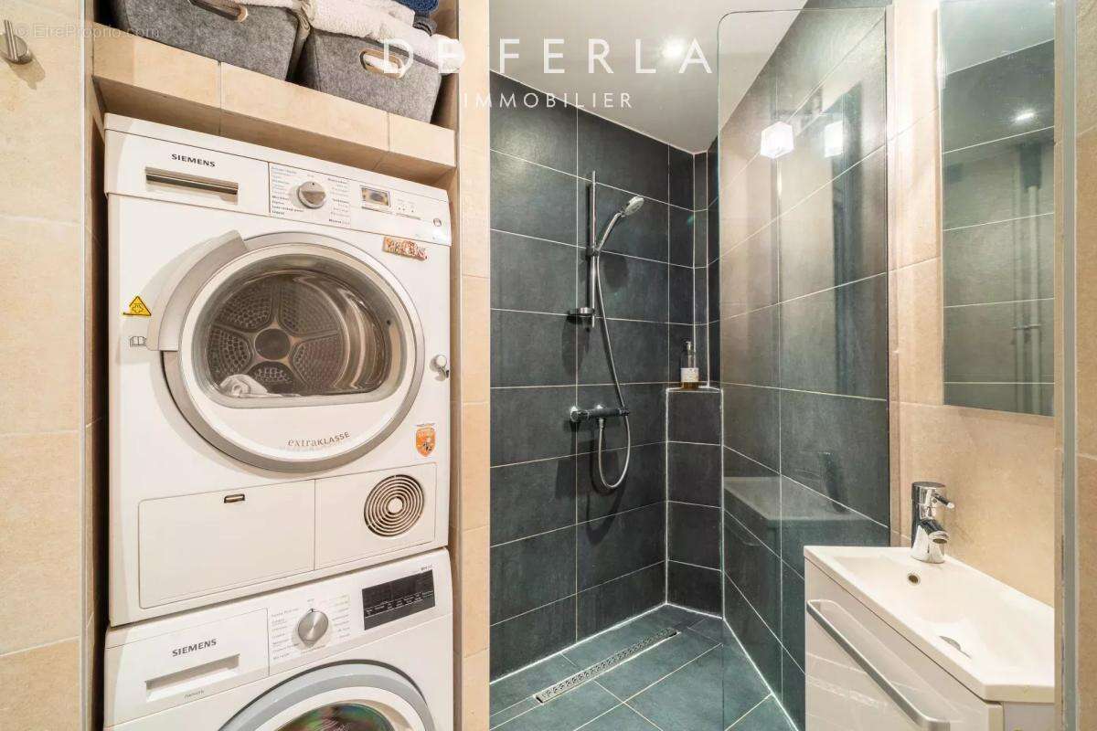 Appartement à PARIS-14E