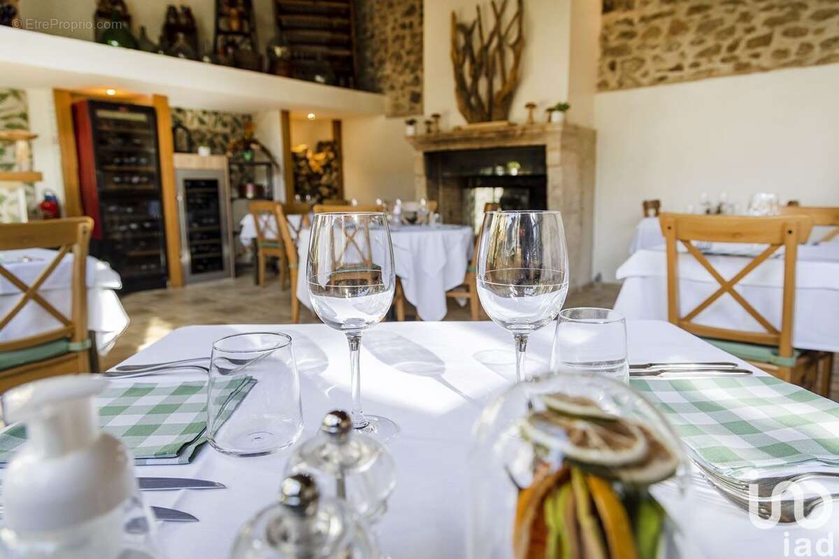 Photo 7 - Commerce à MENNECY