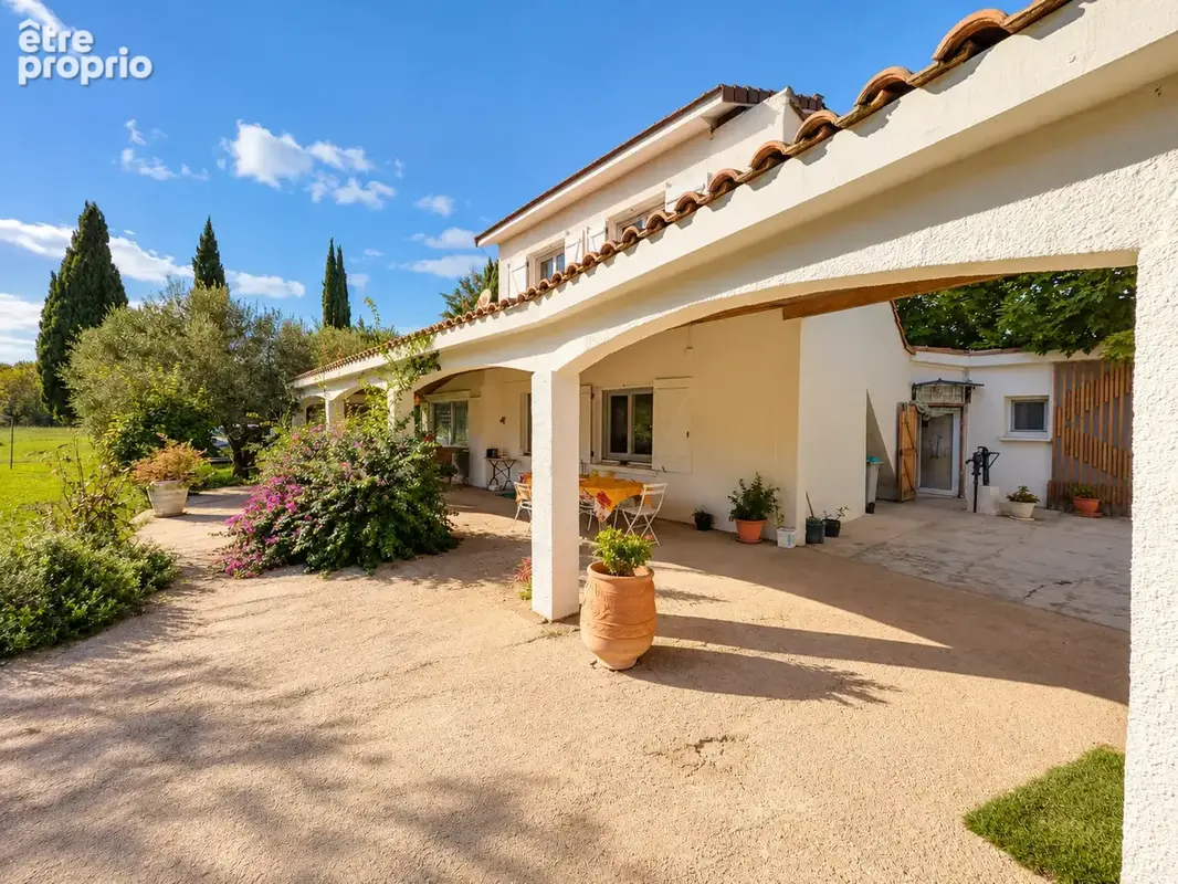 Vend propriété sud de la France à Agde, proche de la mer, villa 3chambres, garages, piscine et grand terrain - photo 6