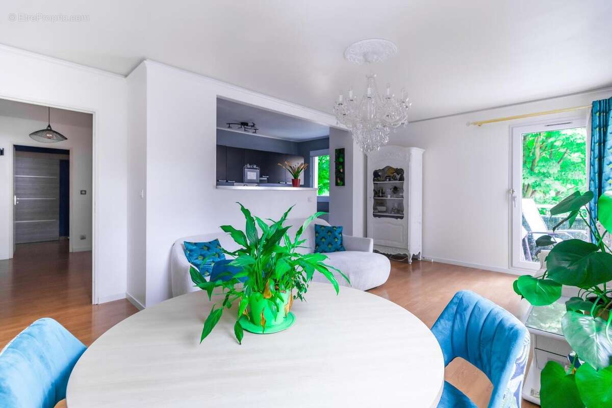 Photo 2 - Appartement à ELANCOURT