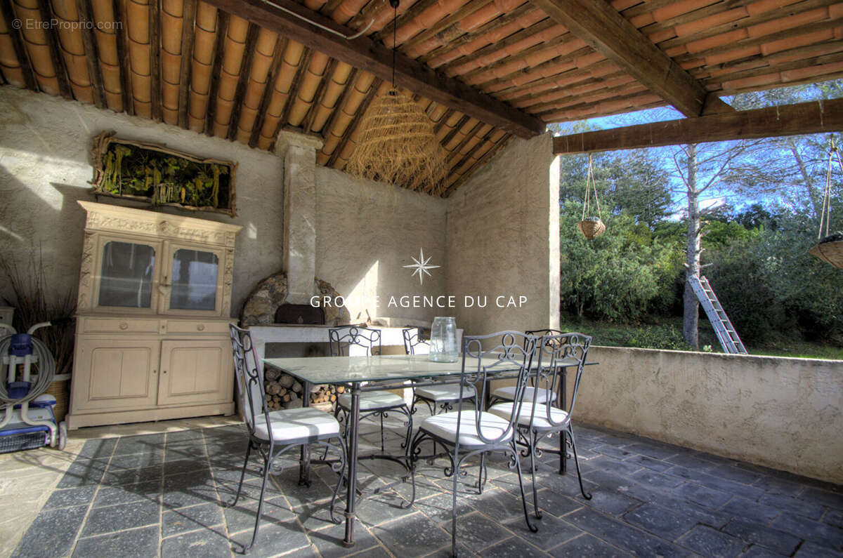Maison à PUGET-SUR-ARGENS