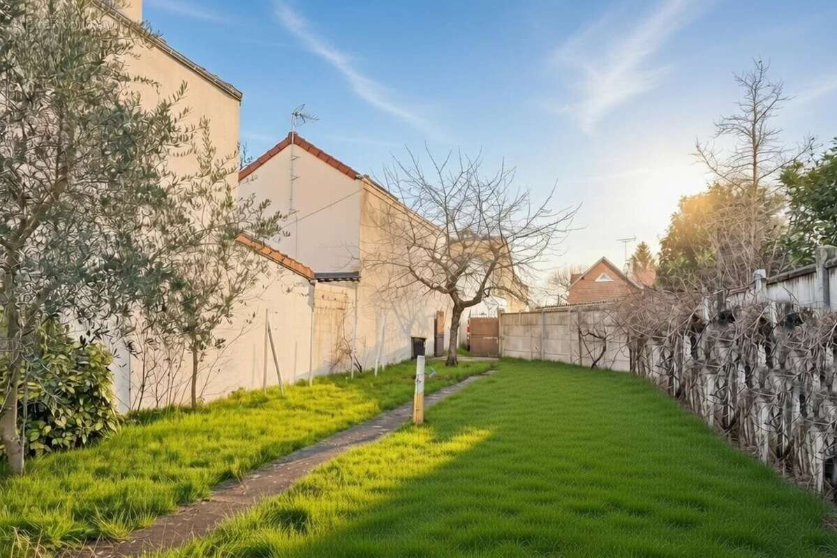 Maison à SAINT-MAUR-DES-FOSSES