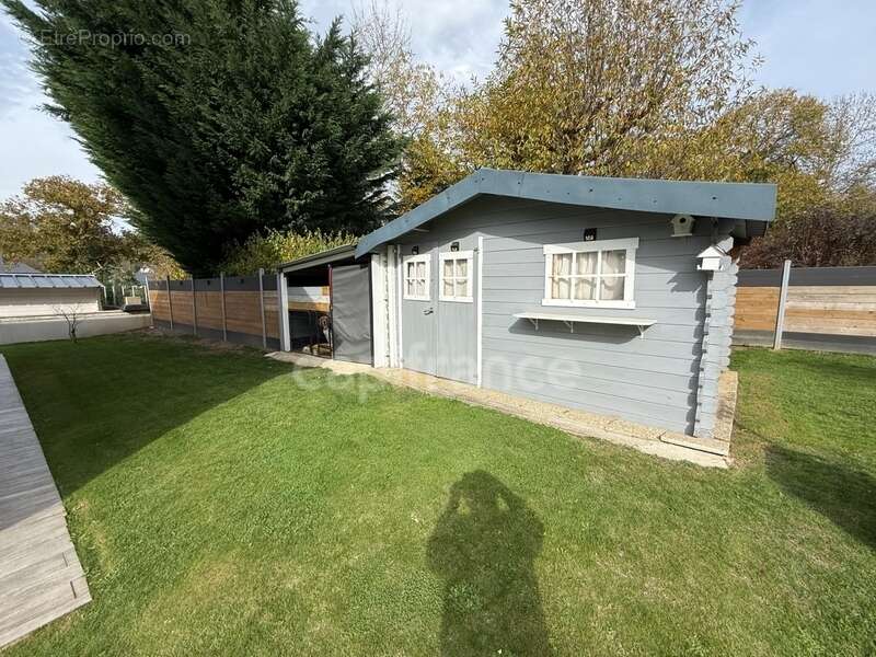 Maison à POUEYFERRE