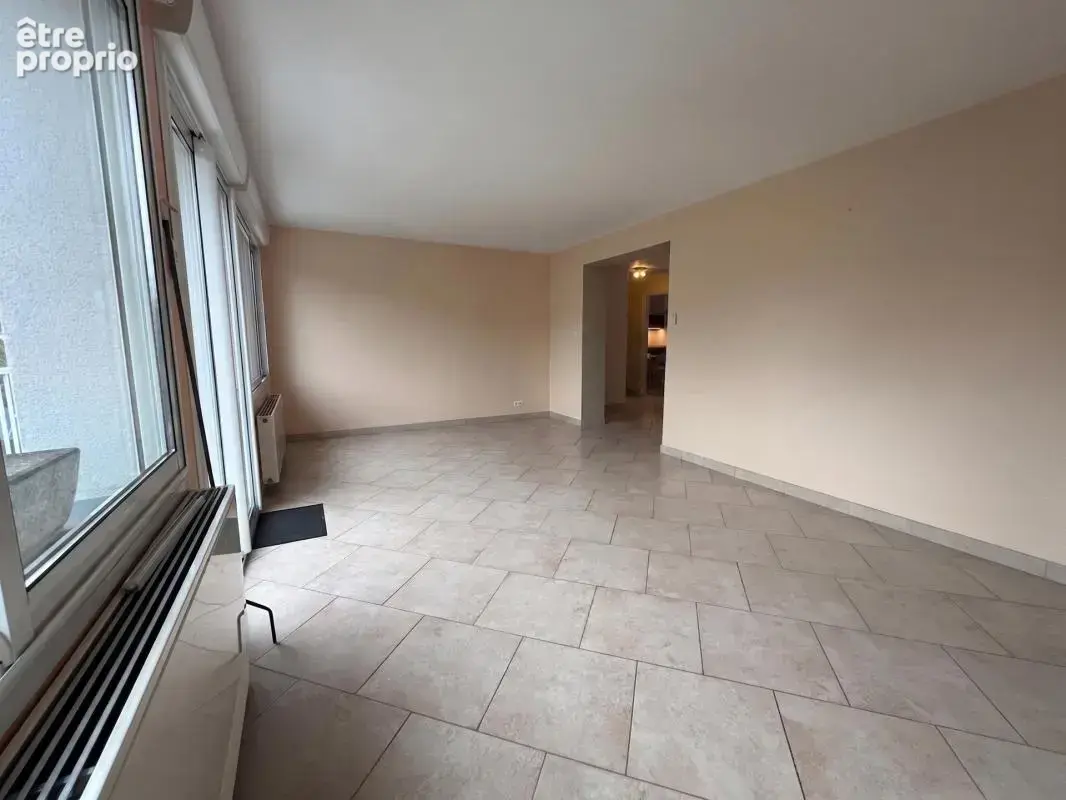  Superbe maison familiale de 156 m² – 3 chambres, jardin, 2 grands garages - photo 4