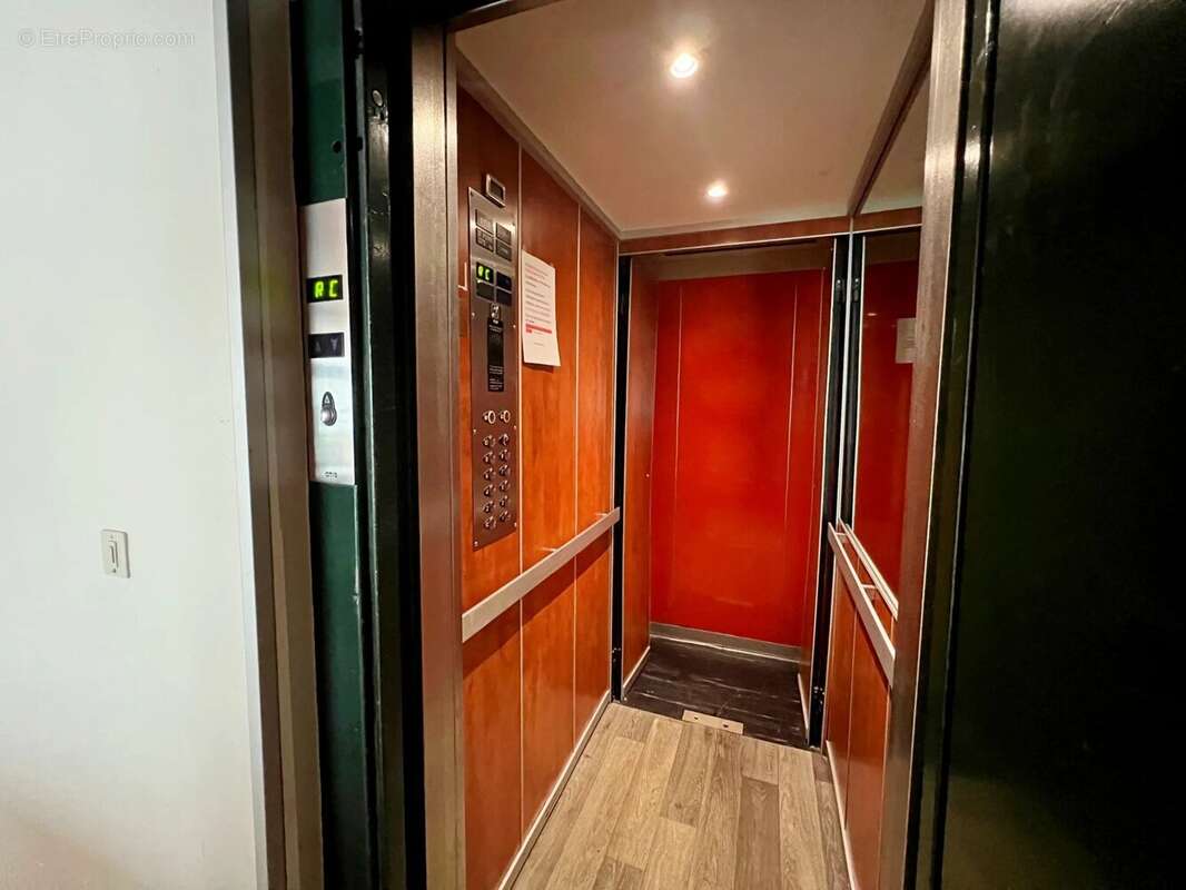 Appartement à PARIS-14E