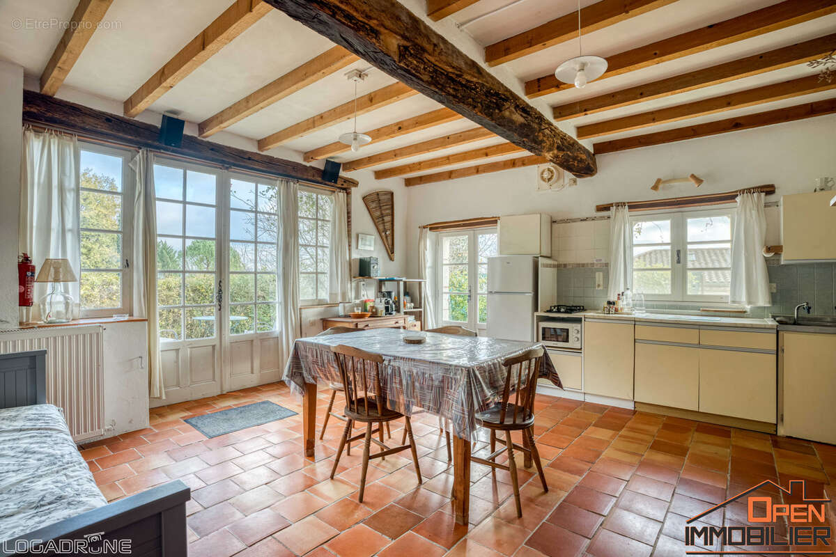 Maison à HAUTEFAGE-LA-TOUR