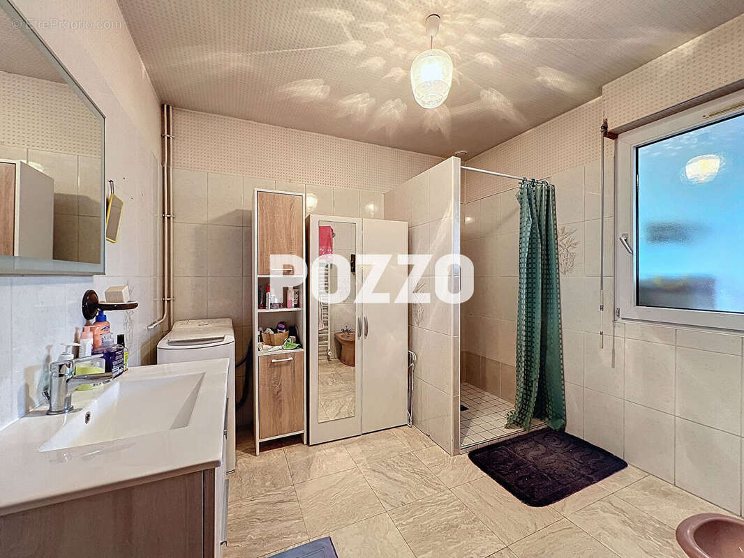 Maison à SAINT-HILAIRE-DU-HARCOUET