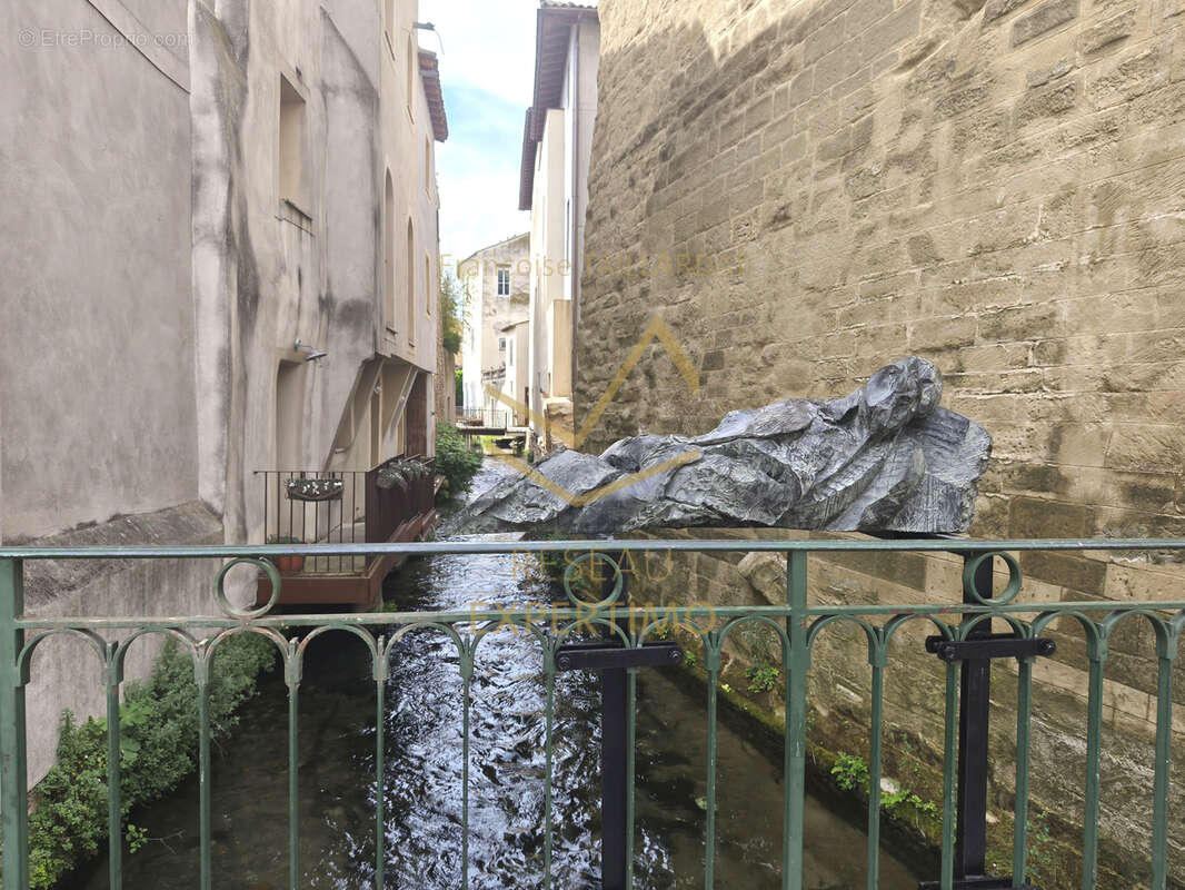 Commerce à L'ISLE-SUR-LA-SORGUE