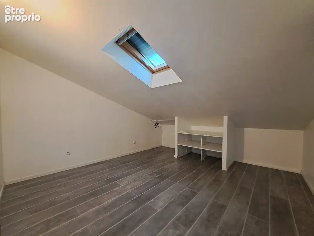 Maison avec 2 appartements et dépendance sur un terrain avec piscine - photo 19