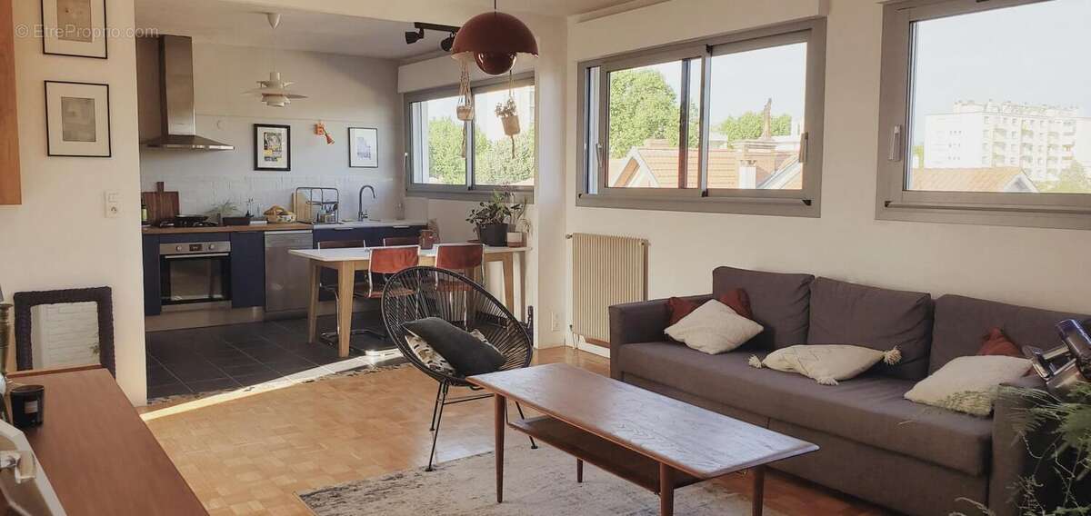 Magnifique T3 traversant avec grande terrasse – Le Busca - photo 4