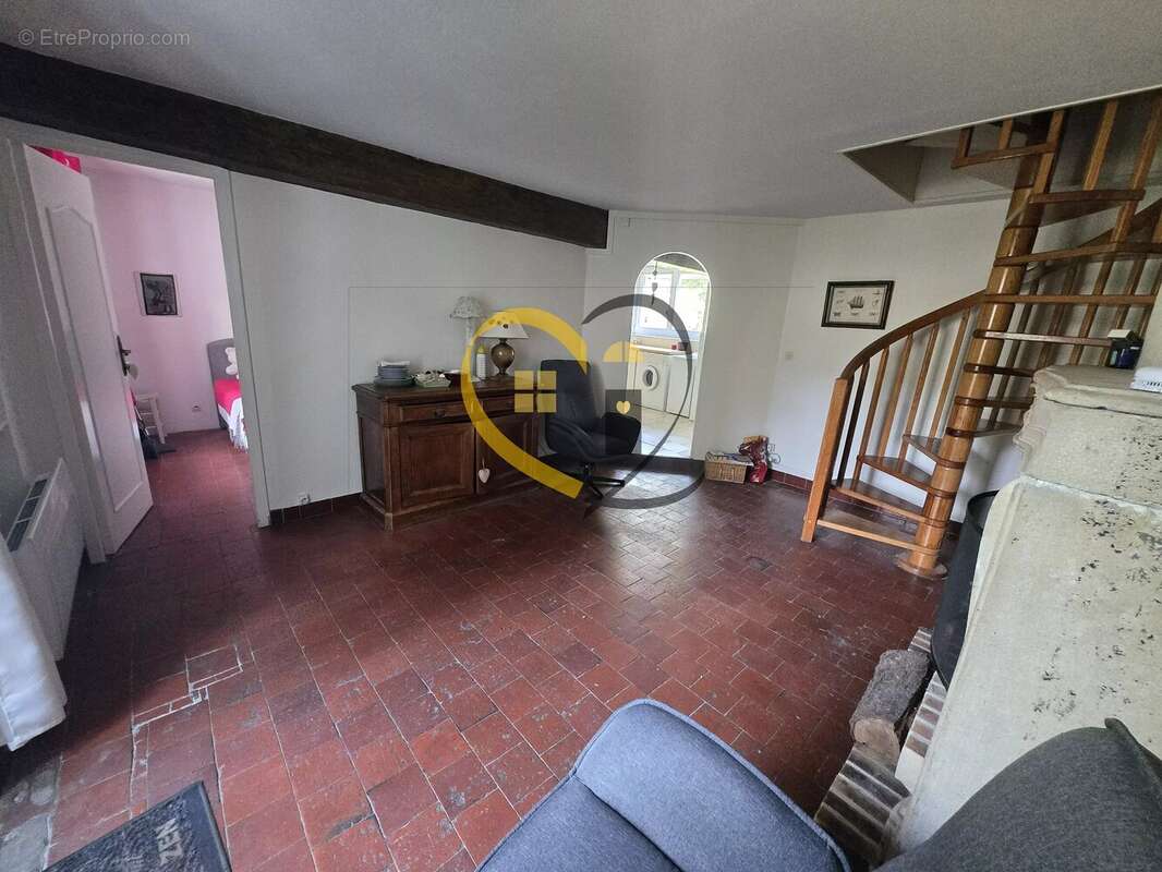 A VENDRE Maison de village à Etrechy - photo 5