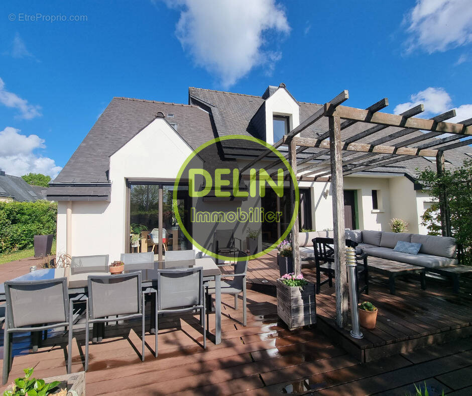 Maison à SAINT-ERBLON